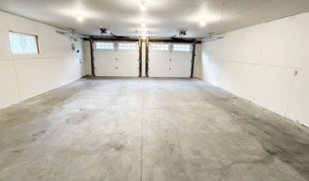 1409 S McCoy St, Aberdeen, SD 57401