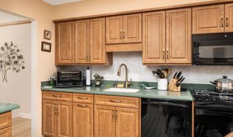 9 Poe Ln Rd2, Allentown, NJ 08501