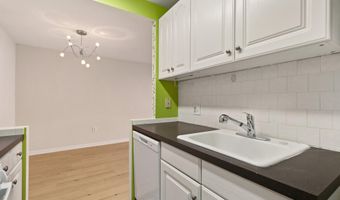 4970 BATTERY Ln 108, Bethesda, MD 20814