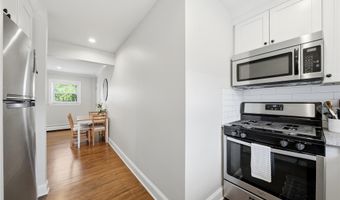 123 Park Ave B3, Amityville, NY 11701