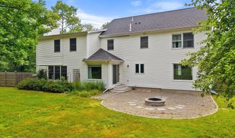 54 Trillium Trl, Bangor, ME 04401
