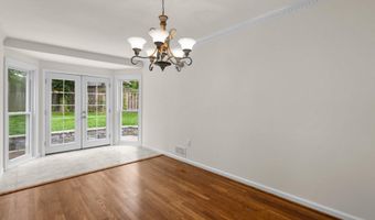 8815 TUCKERMAN Ln, Potomac, MD 20854