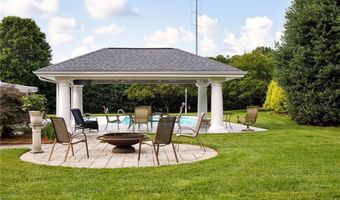 121 Fescue Dr, Advance, NC 27006