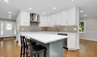 1701 GLASTONBERRY Rd, Potomac, MD 20854