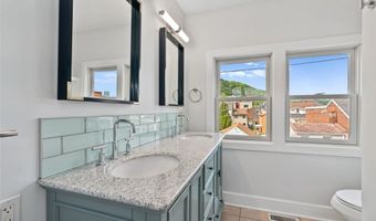 119 S 13th St, Airville, PA 15203