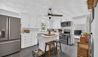 7 Englewood Rd, Coventry, RI 02816