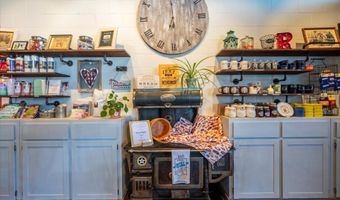 215 SE 10TH St, Bandon, OR 97411