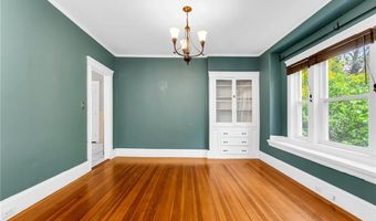 1058 Narragansett Blvd, Cranston, RI 02905