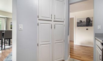 2221 S Huron Pkwy 2, Ann Arbor, MI 48104