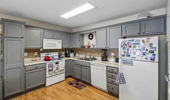 1132 10th Ave NW, Altoona, IA 50009