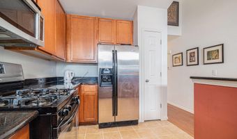 222 W Oakbrook Dr, Ann Arbor, MI 48103