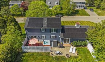 34 Brooks Farm Dr, Bristol, RI 02809