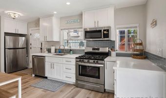 810 Vanitie Ct, San Diego, CA 92109