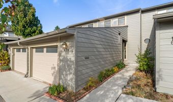 624 Peninsula Ct, Ann Arbor, MI 48105