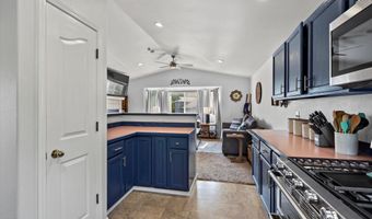 7821 Charlotte Cir, Anchorage, AK 99502