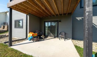 1012 S Nicholas Ave, Brandon, SD 57005