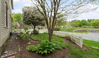 20 Lamplight Dr 29, Atkinson, NH 03811
