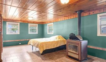 421 W College St, Aurora, MO 65605
