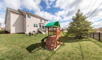 1149 Kingsmill Dr, Algonquin, IL 60102