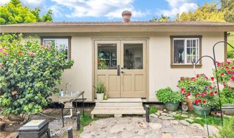 735 Del Valle Dr, Fallbrook, CA 92028