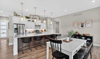 1007 Lynne Dr, Adel, IA 50003