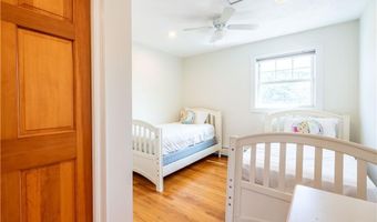 573 Wolcott Ave, Middletown, RI 02842