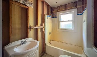 14 Brook St, Ayer, MA 01432