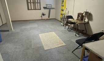 811 S Washington St, Aberdeen, SD 57401