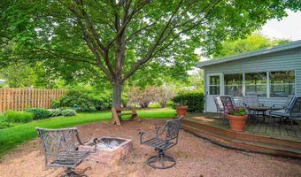 5306 Arapahoe Ln, Madison, WI 53704