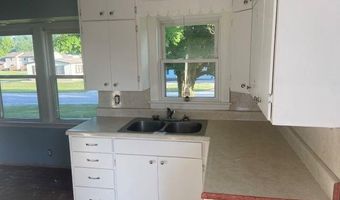 615 E South St, Albion, IN 46701