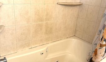10 Oyster Bay Rd H, Absecon, NJ 08201