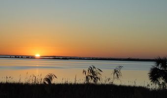 130 Bay Ave, Apalachicola, FL 32320