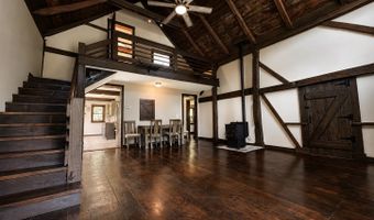 77 N High St, Clinton, CT 06413