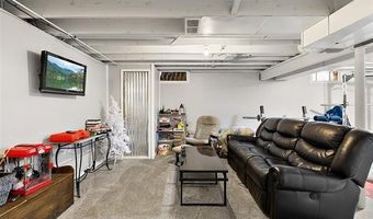 3373 Glover Rd, Almont, MI 48003