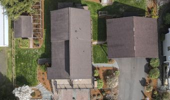 126 N Ocean Ave, Rockaway Beach, OR 97136