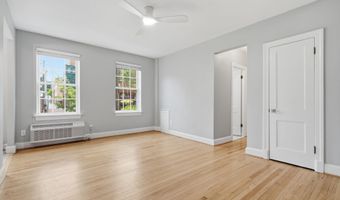 715 S WASHINGTON St A-32, Alexandria, VA 22314