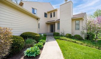 53 Carpenters Rdg, Blue Ash, OH 45241