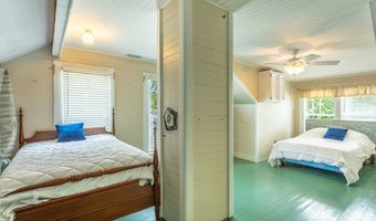 111 4th St, Apalachicola, FL 32320