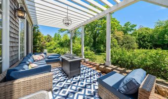 50 0 Indian Trl, Barnstable, MA 02630