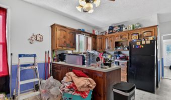 3 Young Ave, Amsterdam, NY 12010