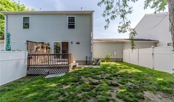 18 Willis St 18, Cranston, RI 02910