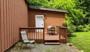 77 N High St, Clinton, CT 06413