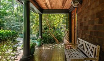 72 Summerfield Ln, Middletown, RI 02842