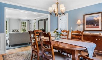 91 Woodridge Dr, North Kingstown, RI 02874