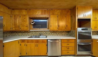 1326 N C St, Arkansas City, KS 67005