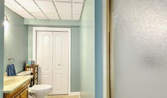 102 Cranberry Ter, Cranston, RI 02921