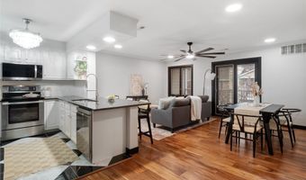 301 SE Delaware Ave 303, Ankeny, IA 50021