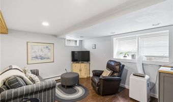 44 Highbank Ave, North Kingstown, RI 02852