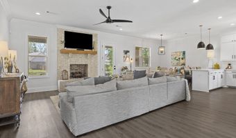 301 Leland Dr, Brandon, MS 39042