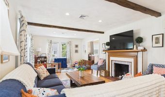 30 Alvin St, Warwick, RI 02886